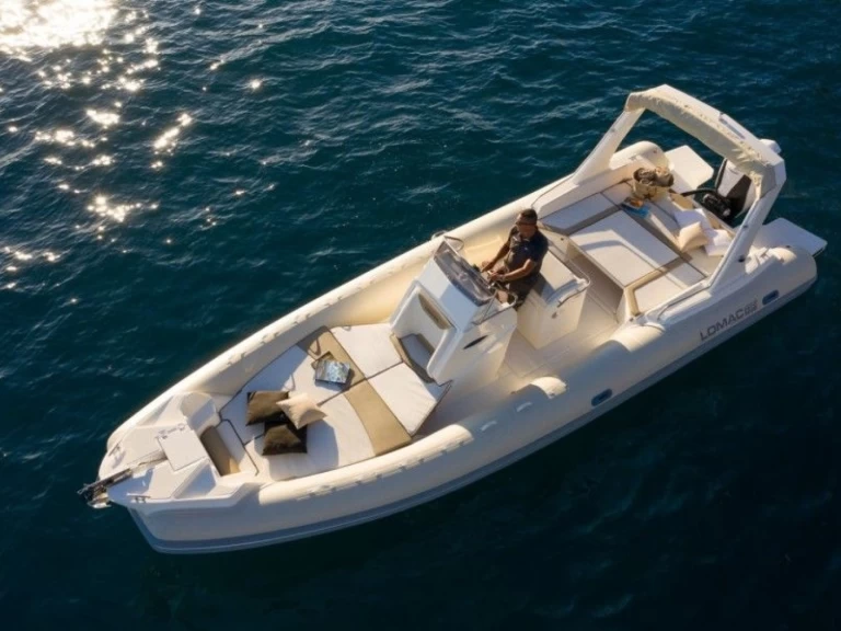 Location Semi-rigide Lomac avec permis