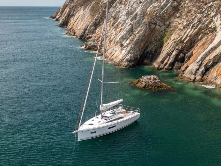 Location bateau Ajaccio pas cher OCEANIS 37.1 OCEANIS 37.1