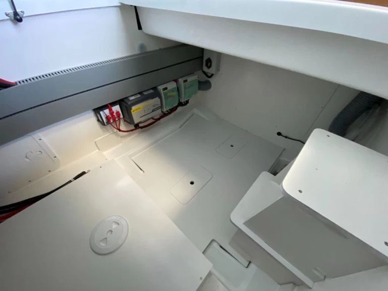 Location Bateau à moteur à Ajaccio - Bénéteau ANTARES 11 OB FLY