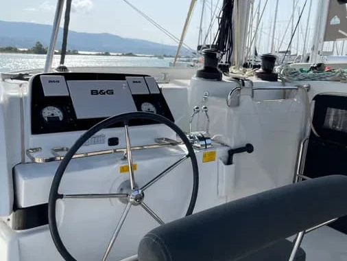 Catamaran à louer à Lefkáda au meilleur prix