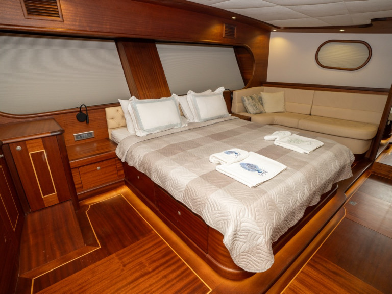 Louez un Unknown Carpediem coral à Bodrum