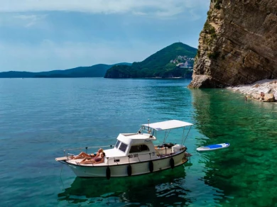 Yacht charter Budvanski Zaliv - Navar 710 on SamBoat