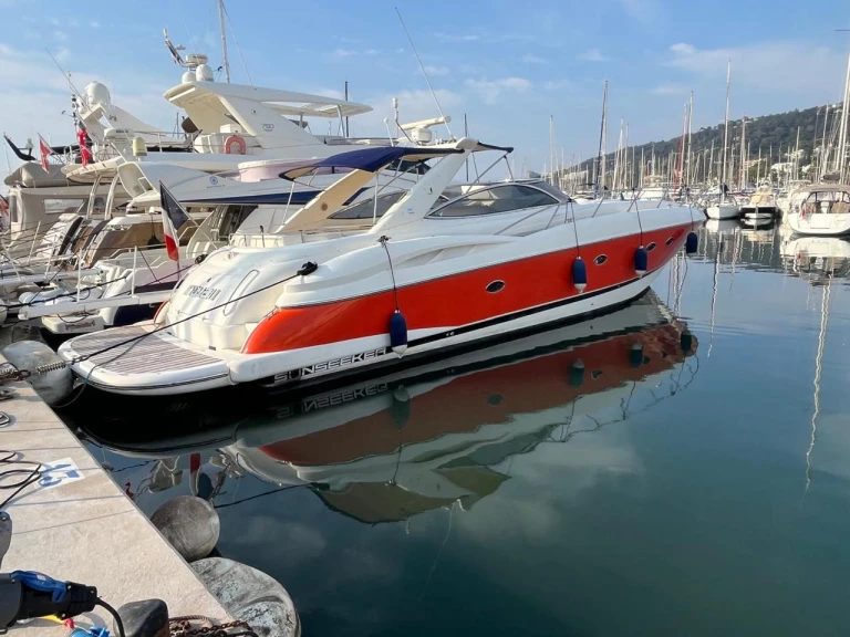 Location Bateau à moteur à Port Camille Rayon - Sunseeker Predator 56