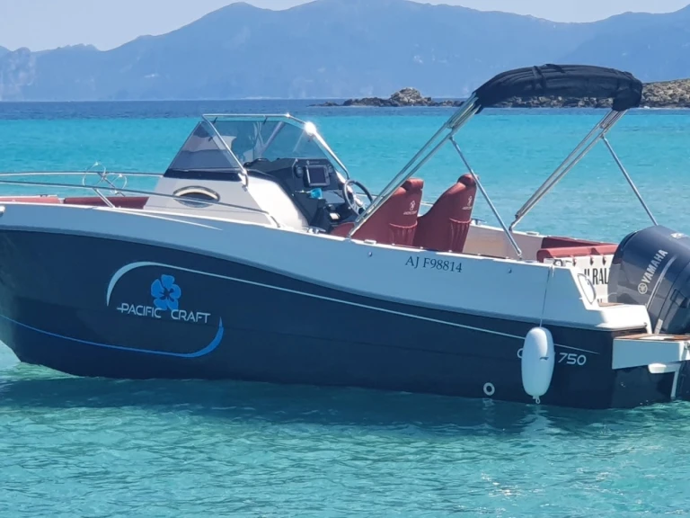 Louer Bateau à moteur avec ou sans skipper Pacific Craft à Saint-Florent