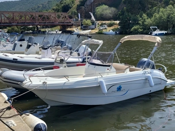 Location bateau Pacific Craft Pacific Craft 545 Open à Saint-Florent sur Samboat