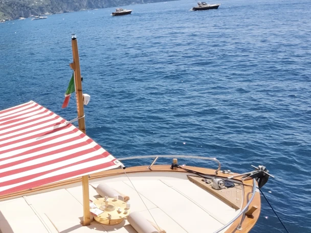 Location à Positano - De simone mare  Gozzo 7.20 sur SamBoat