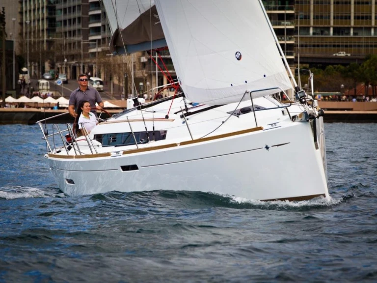 Louez un Jeanneau Sun Odyssey 379 à Port-Haliguen