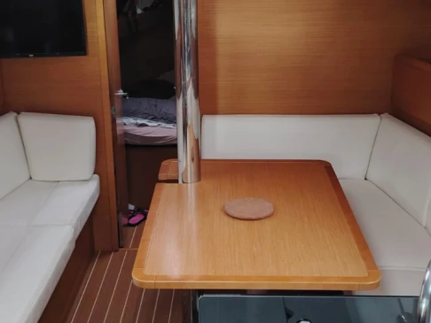 Location bateau Port-Haliguen pas cher Sun Odyssey 379