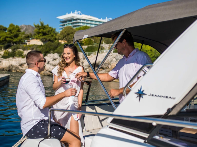 Jeanneau Leader 30 a louer à Dubrovnik