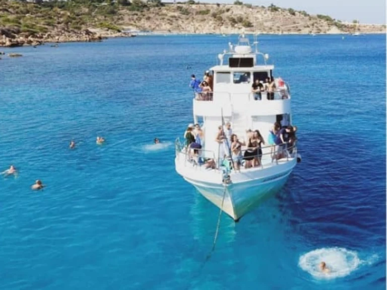 Location bateau Protaras pas cher Coastal passenger vessel