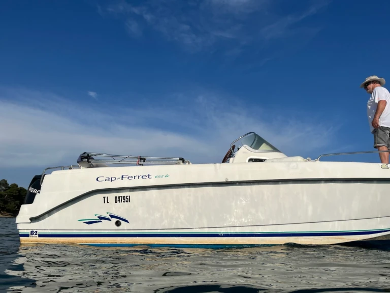 Location bateau Les Salins d'Hyères pas cher Cap Ferret 652 DC