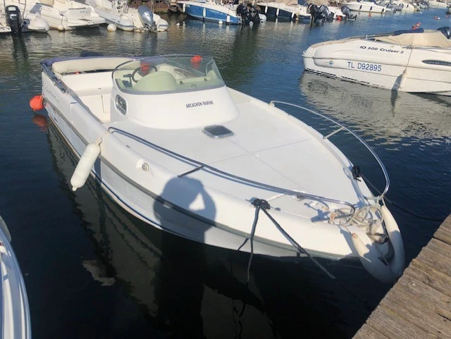 Location Bateau à moteur B2 Marine avec permis