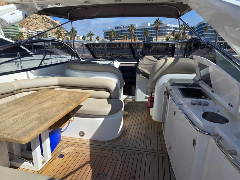 Louer Yacht avec ou sans skipper Sunseeker à Alicante