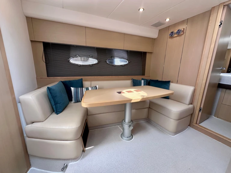 Location bateau Princess Princess V42 à Villeneuve-Loubet sur Samboat