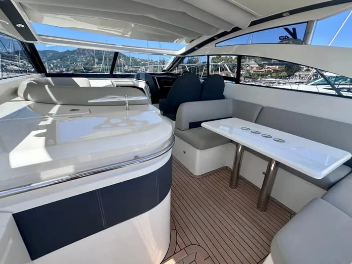 Location à Villeneuve-Loubet - Princess Princess V42 sur SamBoat