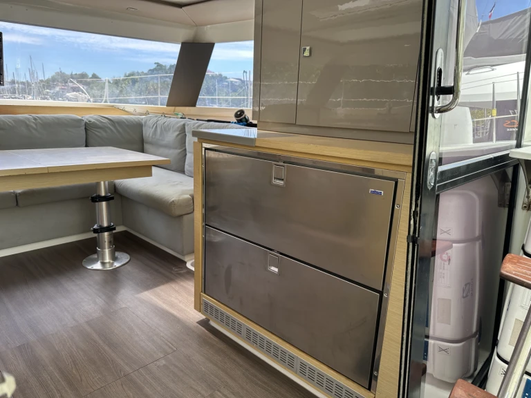 Location Catamaran Fountaine Pajot avec permis