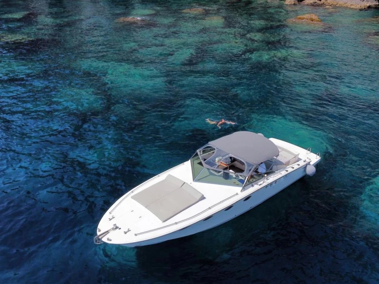 Location bateau Portofino pas cher Tornado 38