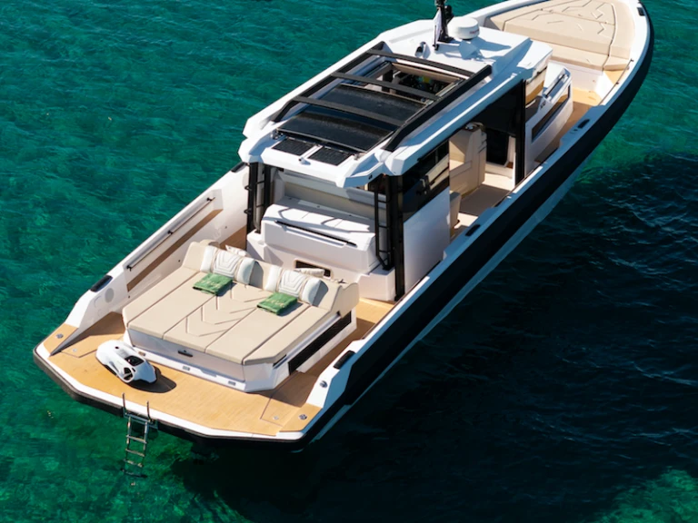 Louer Bateau à moteur avec ou sans skipper Technohull à Olympic Marine