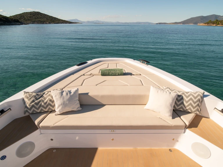 Technohull XPD 46 a louer à Olympic Marine