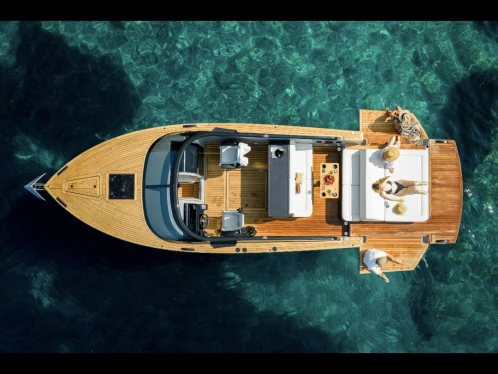 Bateau à moteur à louer à Split au meilleur prix