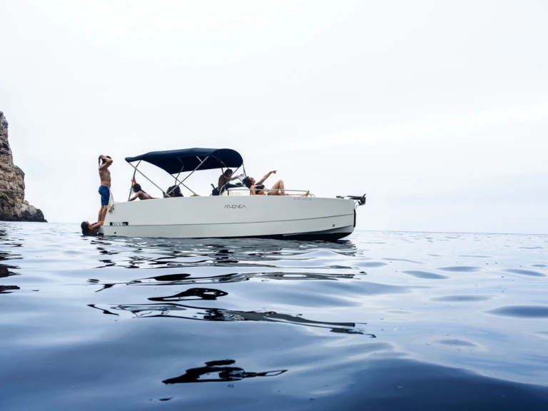 Louez un Nuva Nuva M6 à Fornells