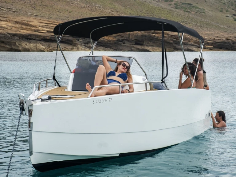 Location Bateau à moteur Nuva avec permis