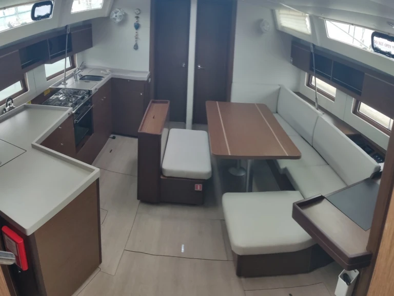 Location bateau Bénéteau Oceanis 46.1 à Plataniás sur Samboat