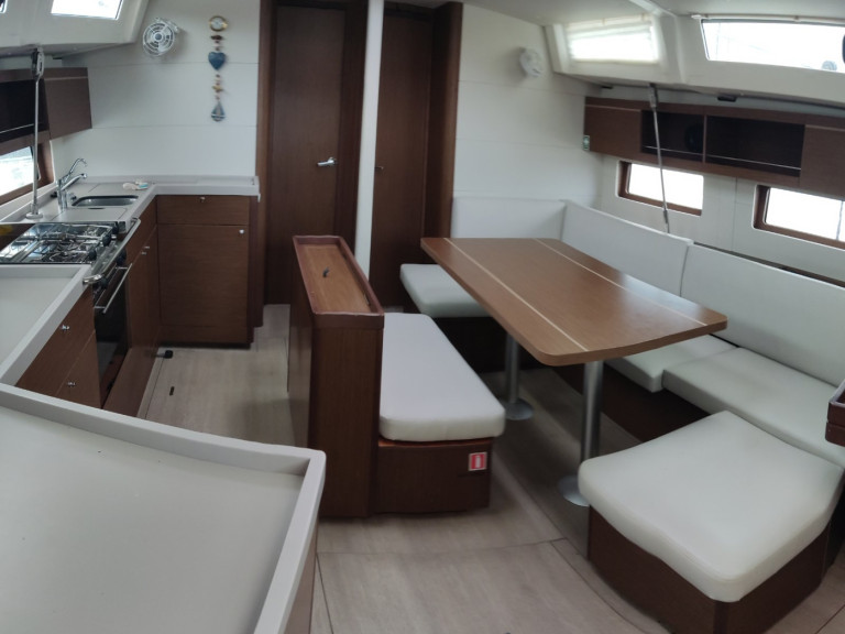 Bénéteau Oceanis 46.1 a louer à Plataniás