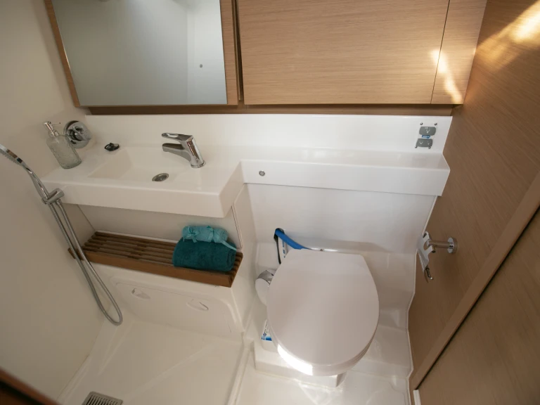 Louez un Jeanneau Sun Odyssey 440 à Plataniás