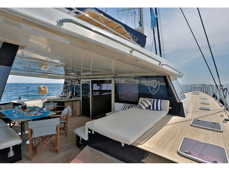 Catamaran à louer à Keramotí au meilleur prix