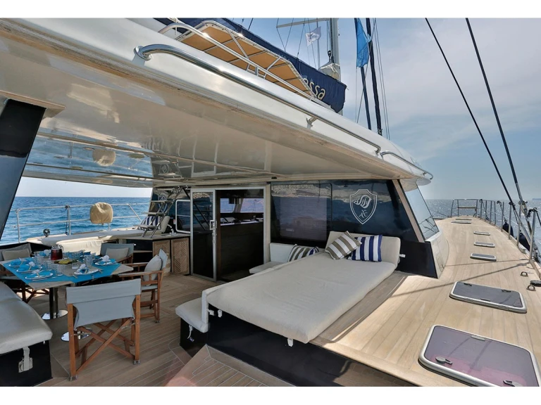 Catamaran à louer à Keramotí au meilleur prix