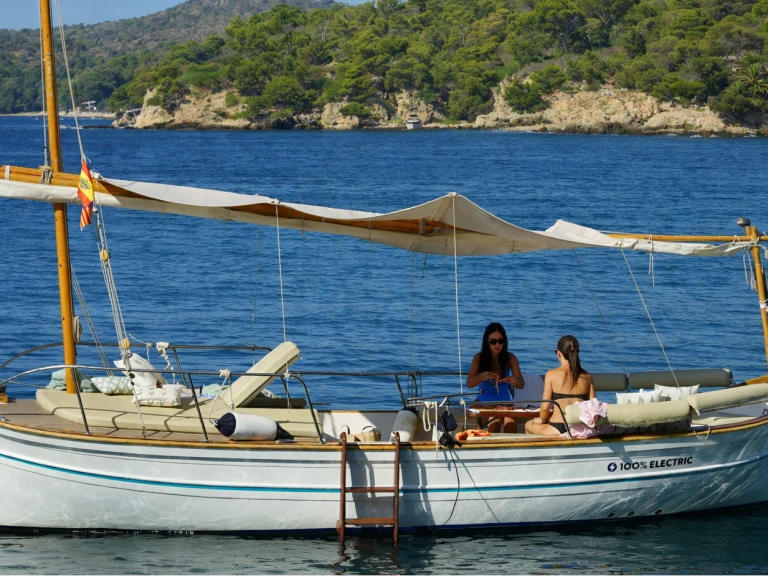 Location à Portals Nous - Medvolt Marine MedVolt M7 sur SamBoat