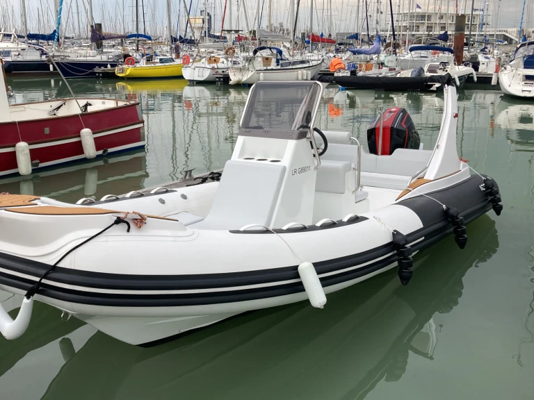 Louez un Adrieti Super Luc 660 à La Rochelle