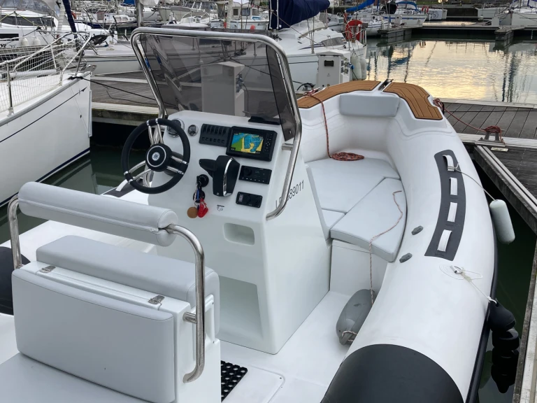 Location bateau Adrieti Super Luc 660 à La Rochelle sur Samboat