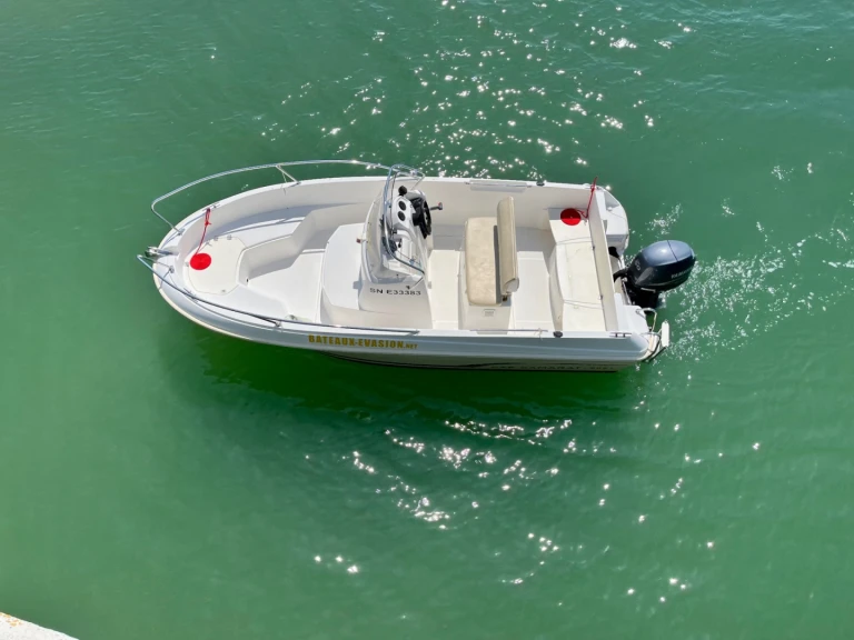 Louer Bateau à moteur avec ou sans skipper Jeanneau à La Baule-Escoublac