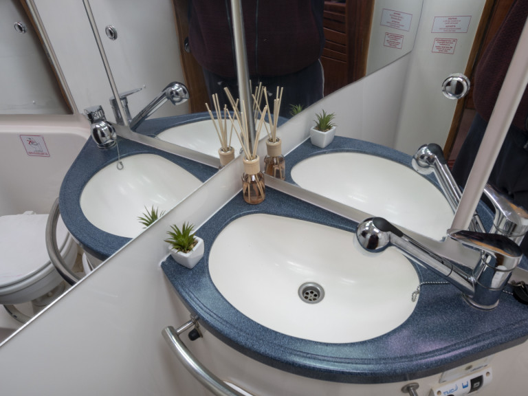 Louez un Bavaria Bavaria 40 Cruiser à Palioúri