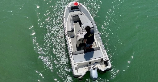 Bateau à moteur à louer à La Baule-Escoublac au meilleur prix