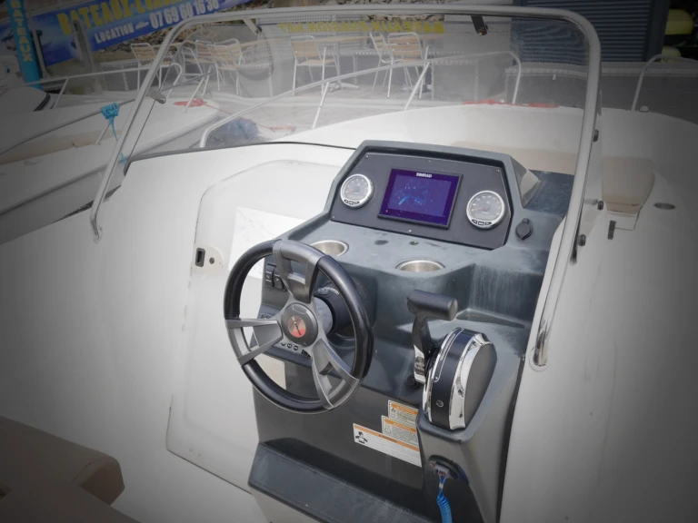 Louez un Quicksilver QUICKSILVER 675 ACTIV à La Baule-Escoublac