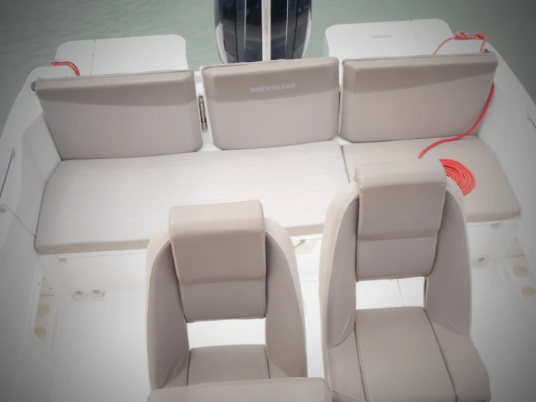 Location bateau La Baule-Escoublac pas cher QUICKSILVER 675 ACTIV