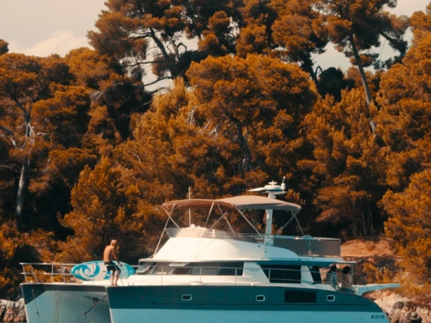 Location bateau Fountaine Pajot Cumberland 44 à Golfe-Juan sur Samboat