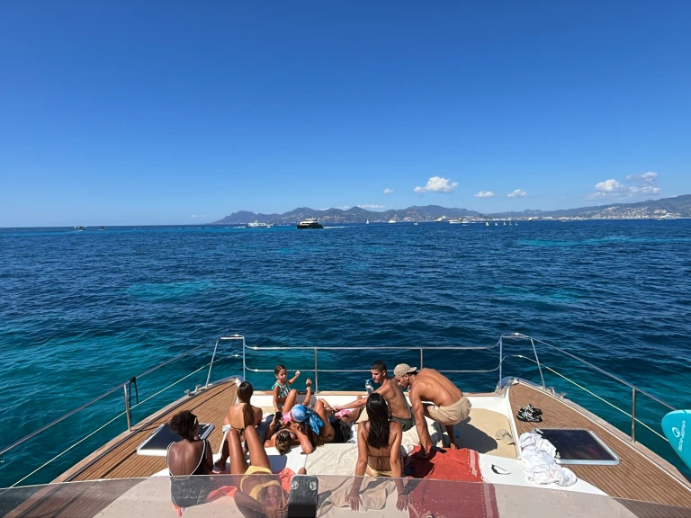 Location Bateau à moteur à Monaco - Fountaine Pajot Cumberland 44