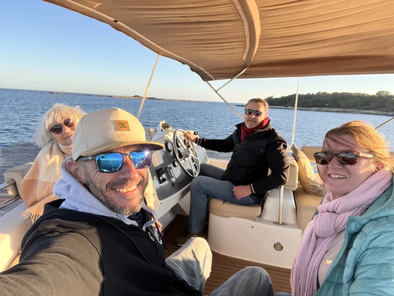 Louer Bateau à moteur avec ou sans skipper Fountaine Pajot à Monaco