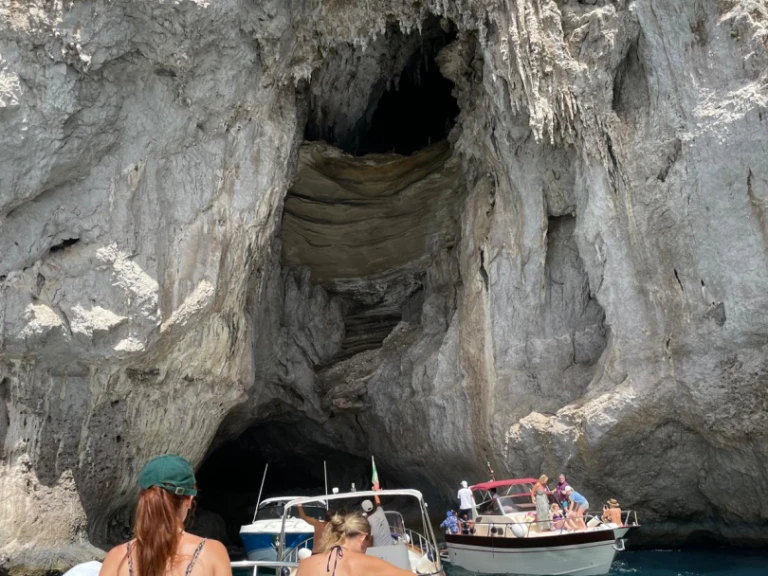 Location Bateau à moteur bimax avec permis