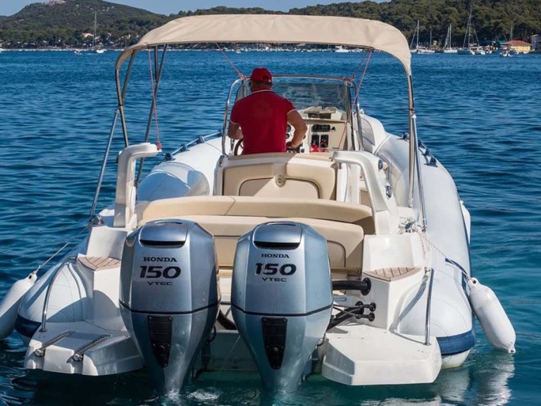 Marlin Boat 26 a louer à Medulin