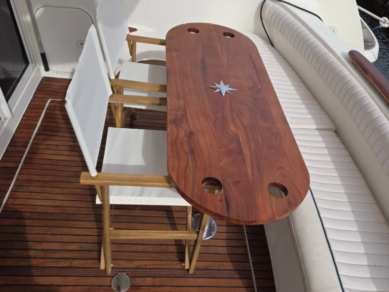 Location bateau Jeanneau Prestige 36 Fly à Toulon sur Samboat