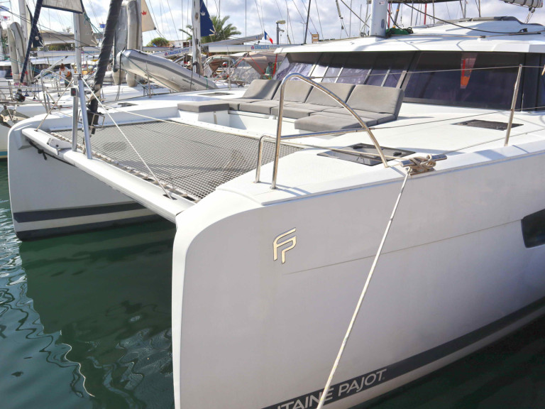 Louer Catamaran avec ou sans skipper Fountaine Pajot à Néa Péramos