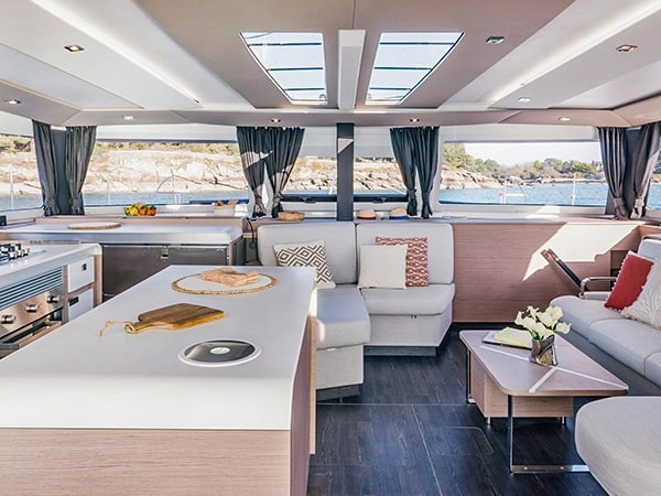 Location bateau Fountaine Pajot Aura 51 à Néa Péramos sur Samboat