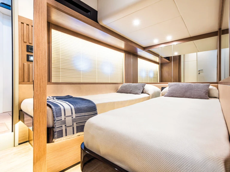 Bateau à moteur à louer à Seget Donji au meilleur prix