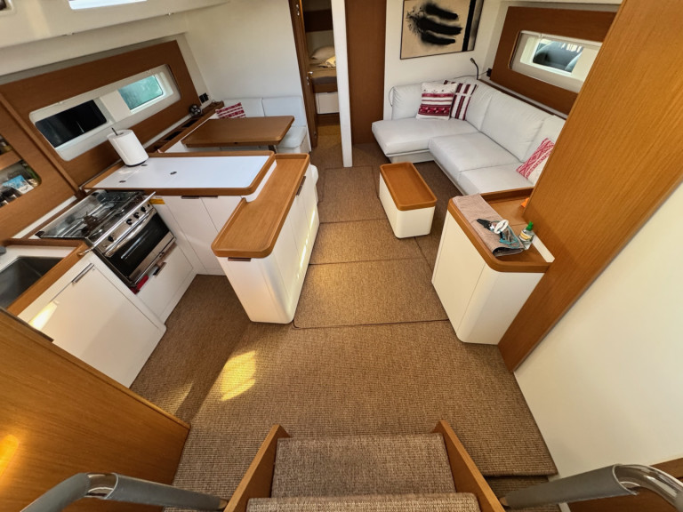 Louer Voilier avec ou sans skipper Bénéteau à Lávrio