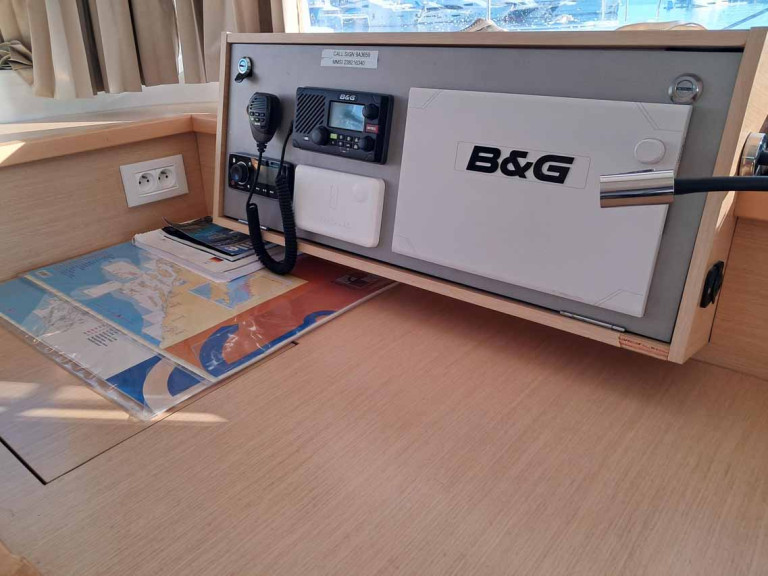 Catamaran à louer à Gouviá au meilleur prix